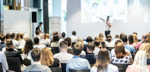 assemblee personnes 1024x494