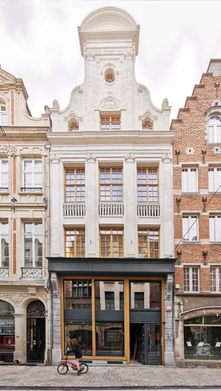 Boule Rouge (rue des pierres à Bruxelles) (photo CAZ)