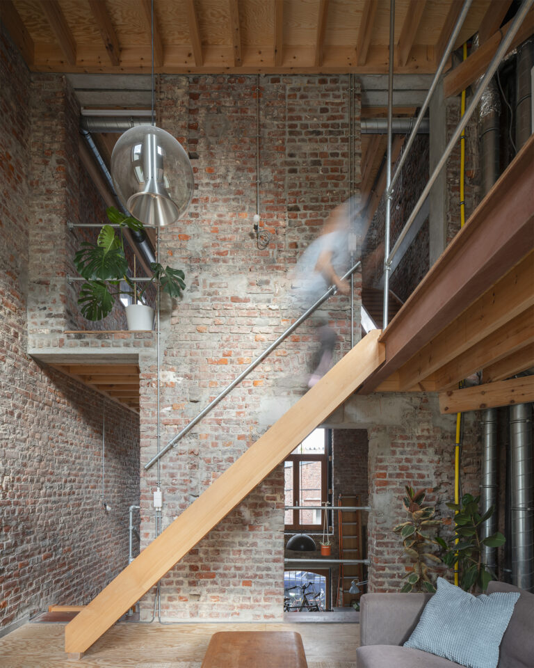 officeu mor jette johnny umans